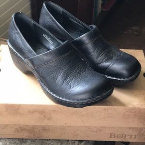 Born Black leather Toby ll Clogs 8.5